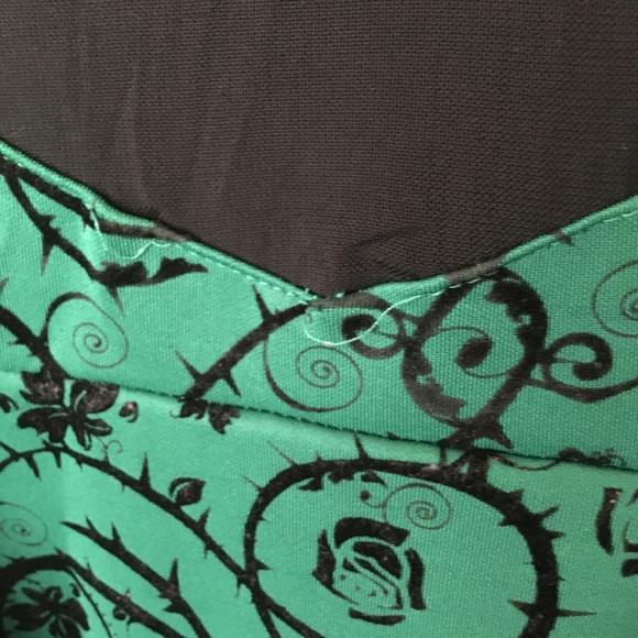 Hot Topic Poison Ivy DC Bombshells Dress Valentine New Year Dress Green - Picture 7 of 14